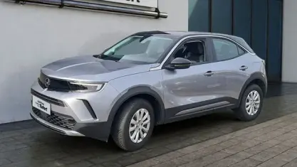 Gebraucht Opel Mokka-e Edition 100 kW (136 PS) 2023 Quarz silber metallic (metallic) SUV