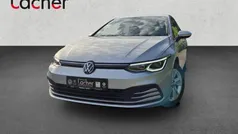Silber Gebraucht 2023 VW Golf VIII Life Limousine | 23.290 € (Fairer Preis)