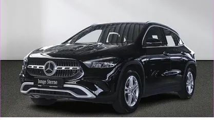 Gebraucht Mercedes GLA200 163 PS (119 kW) 2024 Schwarz SUV