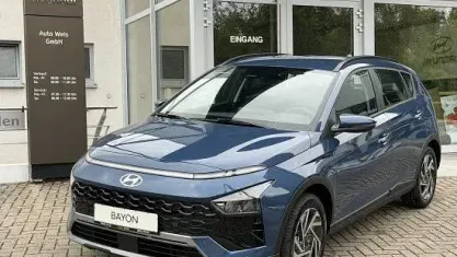 Neu Hyundai Bayon Trend 90 PS (66 kW) 2026 Vibrant blue SUV