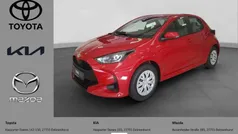 Karminarot metallic Gebraucht 2023 Toyota Yaris Comfort Kleinwagen | 15.990 € (Fairer Preis)