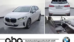 Alpinweiß Gebraucht 2024 BMW 216 Van / Kleinbus | 26.390 € (Fairer Preis)