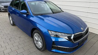 Neu Skoda Octavia Selection 150 PS (110 kW) 2026 Raceblau metallic Kombi
