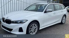 Alpinweiß uni Gebraucht 2024 BMW 320 Comfort Edition Kombi | 35.949 € (Superpreis)