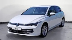 Weiß Gebraucht 2024 VW Golf VIII Life Limousine | 25.230 € (Fairer Preis)