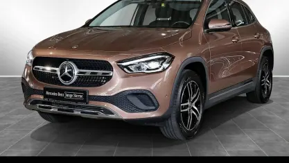 Gebraucht Mercedes GLA200 Progressive 163 PS (119 kW) 2022 Roségold SUV