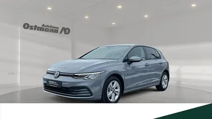 Gebraucht VW Golf VIII Life 110 PS (80 kW) 2022 Mondsteingrau Limousine