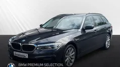 Grau Gebraucht 2020 BMW 530 Shadowline Kombi | 30.798 € (Fairer Preis)