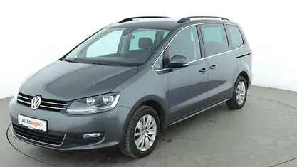 Grau Gebraucht 2019 VW Sharan Comfortline Van / Kleinbus | 23.240 € (Fairer Preis)