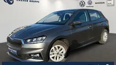 Grau Gebraucht 2023 Skoda Fabia Selection Limousine | 16.499 € (Fairer Preis)