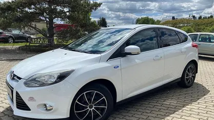 Gebraucht Ford Focus 182 PS (133 kW) 2011 Weiß Limousine