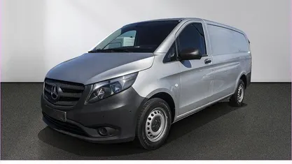 Silber Gebraucht 2021 Mercedes Vito Van | 21.837 € (Guter Preis)
