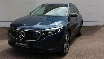 Blau Gebraucht 2021 Mercedes EQA250 Progressive SUV | 32.490 € (Teuer)