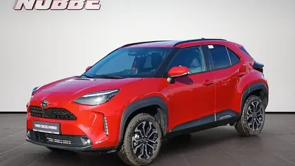 Neu Toyota Yaris Cross 131 PS (96 kW) 2026 Rot SUV