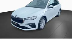 Weiß Gebraucht 2024 Skoda Scala Essence Kleinwagen | 19.833 € (Fairer Preis)