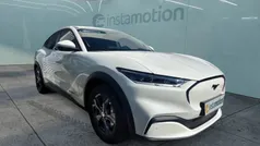 Weiß Gebraucht 2022 Ford Mustang Mach-E Standard Range SUV | 30.490 € (Guter Preis)