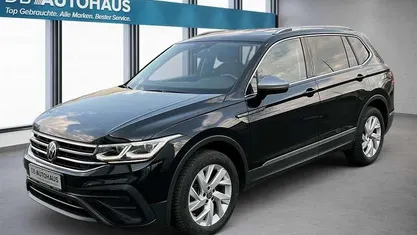 Gebraucht VW Tiguan Allspace Life 150 PS (110 kW) 2023 Schwarz SUV