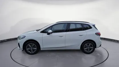 Gebraucht BMW 220 Active Tourer Efficient Dynamics 156 PS (114 kW) 2025 Weiß Van / Kleinbus