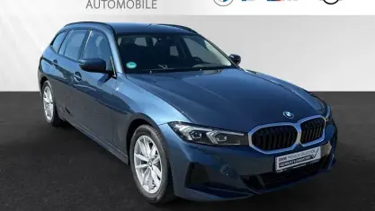 Gebraucht BMW 318 Comfort Edition 150 PS (110 kW) 2025 Arctic race blue metallic Kombi