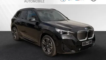 Neu BMW iX1 M Sport 150 kW (204 PS) 2026 Spacesilber metallic SUV
