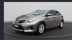 Silber Gebraucht 2013 Toyota Auris Touring Sports Cool Kombi | 8.850 € (Guter Preis)