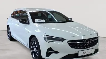 Gebraucht Opel Insignia Elegance 122 PS (89 kW) 2022 Jade weiß Kombi