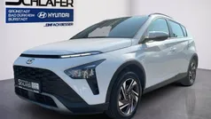 Atlas white / sol Gebraucht 2024 Hyundai Bayon Trend SUV | 20.480 € (Fairer Preis)
