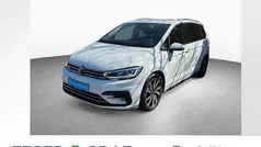 Pure white Gebraucht 2024 VW Touran Move Van / Kleinbus | 36.950 € (Fairer Preis)