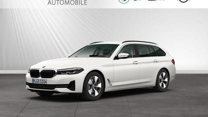 Używany BMW 520 Efficient Dynamics 190 KM (139 kW) 2022 Biały Kombi