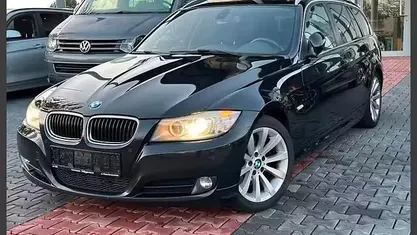 Gebraucht BMW 320 Sport Line 184 PS (135 kW) 2011 Schwarz ii (metallic) Kombi