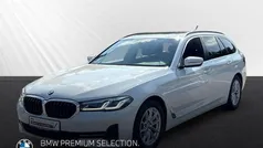 Weiss Gebraucht 2023 BMW 520 Sport Line Kombi | 38.990 € (Fairer Preis)