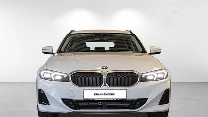 Gebraucht BMW 318 Sport Line 156 PS (114 kW) 2025 Weiß Limousine
