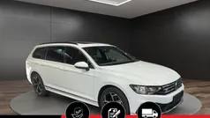 Weiß (gletscherweiß metallic) Gebraucht 2024 VW Passat Business Kombi | 38.480 € (Fairer Preis)