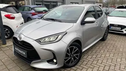 Silber Gebraucht 2023 Toyota Yaris Kleinwagen | 18.970 € (Fairer Preis)
