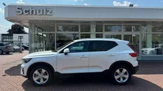 Weiß Gebraucht 2024 Volvo XC40 Core SUV | 35.850 € (Fairer Preis)