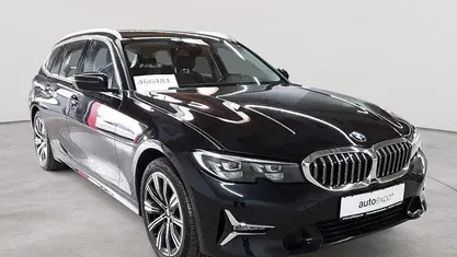 Gebraucht BMW 320 Luxury Line 190 PS (139 kW) 2020 Saphirschwarz metallic Kombi
