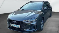 Grau Gebraucht 2025 Ford Focus ST-Line X Limousine | 30.990 € (Fairer Preis)