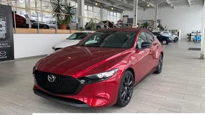 Neu Mazda 3 Homura-Line 140 PS (102 kW) 2026 Rot Limousine