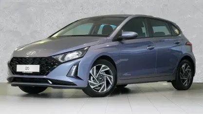 Gebraucht Hyundai i20 Comfort 101 PS (74 kW) 2024 Meta blue / mic Kleinwagen