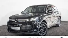 Deep black perleffekt Gebraucht 2024 VW Tiguan Life SUV | 34.333 € (Fairer Preis)