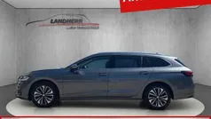 Grau Gebraucht 2024 Skoda Superb Selection Kombi | 39.300 € (Fairer Preis)