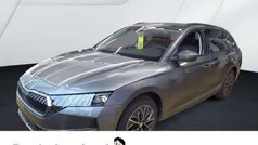 Grau Gebraucht 2024 Skoda Octavia Selection Kombi | 33.977 € (Fairer Preis)