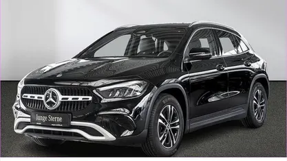 Gebraucht Mercedes GLA200 163 PS (119 kW) 2024 Unilack nachtschwarz SUV