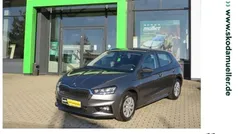 Grau (graphite grau) Gebraucht 2024 Skoda Fabia Essence Kleinwagen | 16.890 € (Fairer Preis)