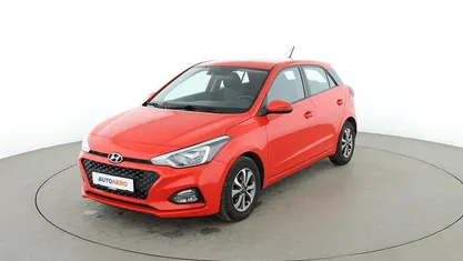 Gebraucht Hyundai i20 Trend 101 PS (74 kW) 2018 Rot Limousine