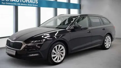 Second-hand Skoda Octavia Ambition 150 CP (110 kW) 2023 Negru Break