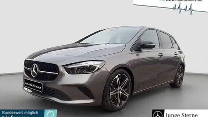 Grau Gebraucht 2023 Mercedes 180 Progressive Limousine | 28.980 € (Fairer Preis)