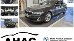 Saphirschwarz metallic Gebraucht 2022 BMW 530 Luxury Line Limousine | 33.999 € (Superpreis)