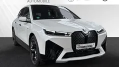 Mineralweiss metallic Gebraucht 2023 BMW iX Sport Line SUV | 76.790 € (Guter Preis)