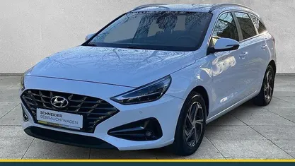 Gebraucht Hyundai i30 Trend 120 PS (88 kW) 2023 Weiß Kombi